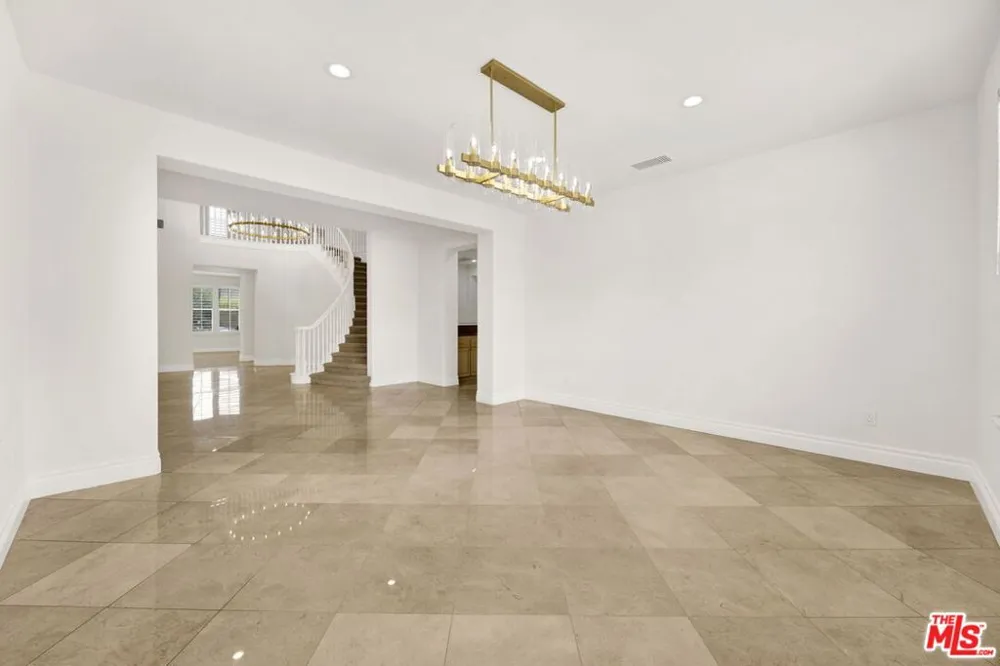 680 Adirondack Lane Claremont, CA 91711