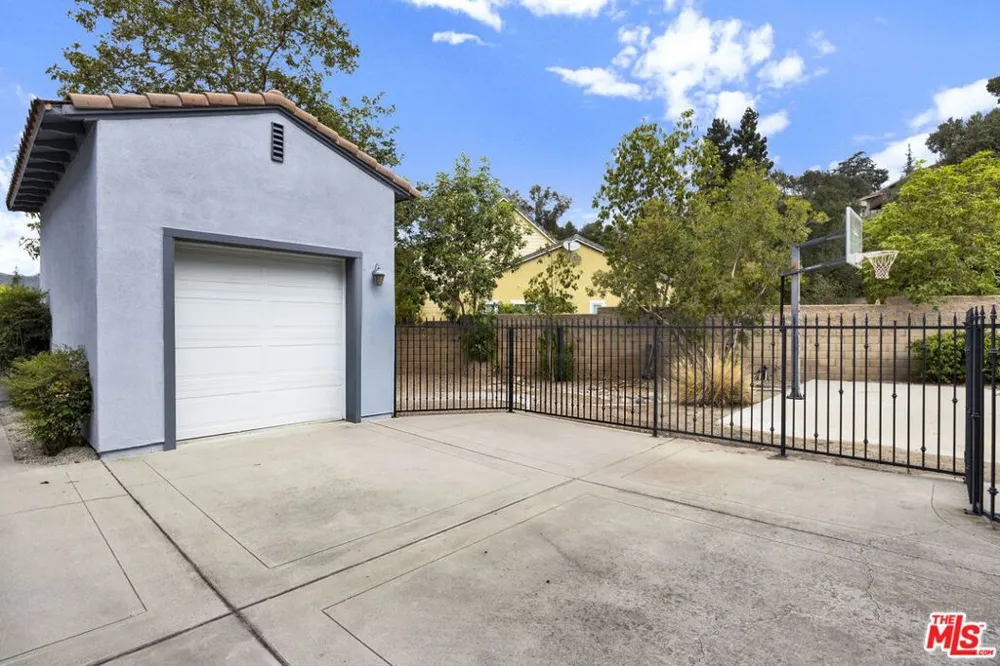 680 Adirondack Lane Claremont, CA 91711