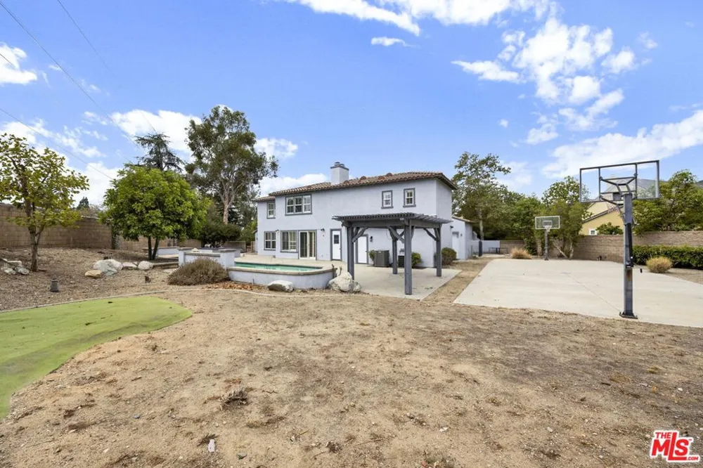 680 Adirondack Lane Claremont, CA 91711