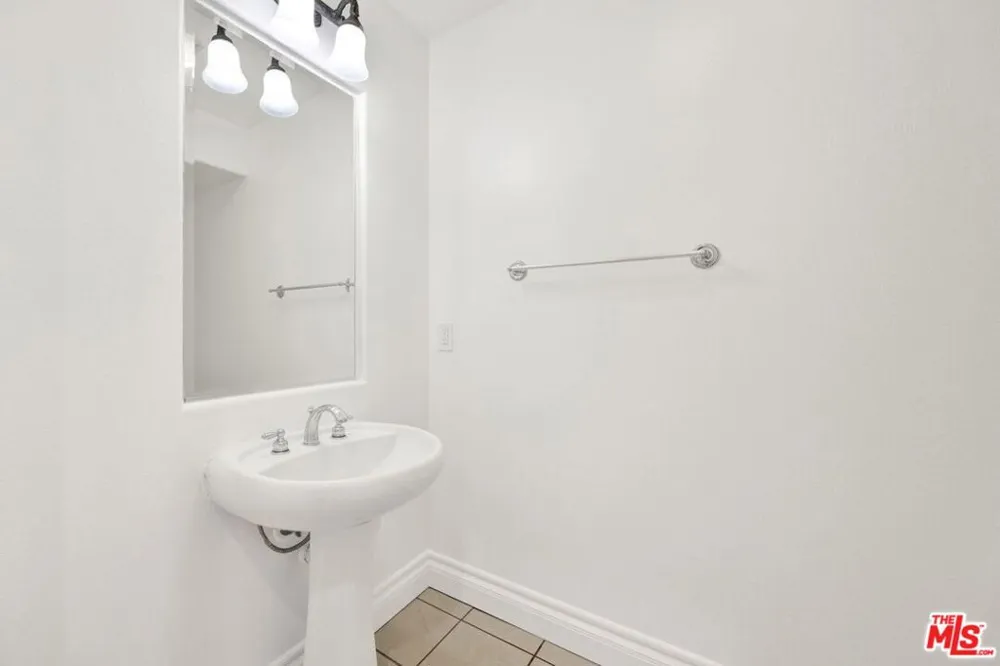680 Adirondack Lane Claremont, CA 91711