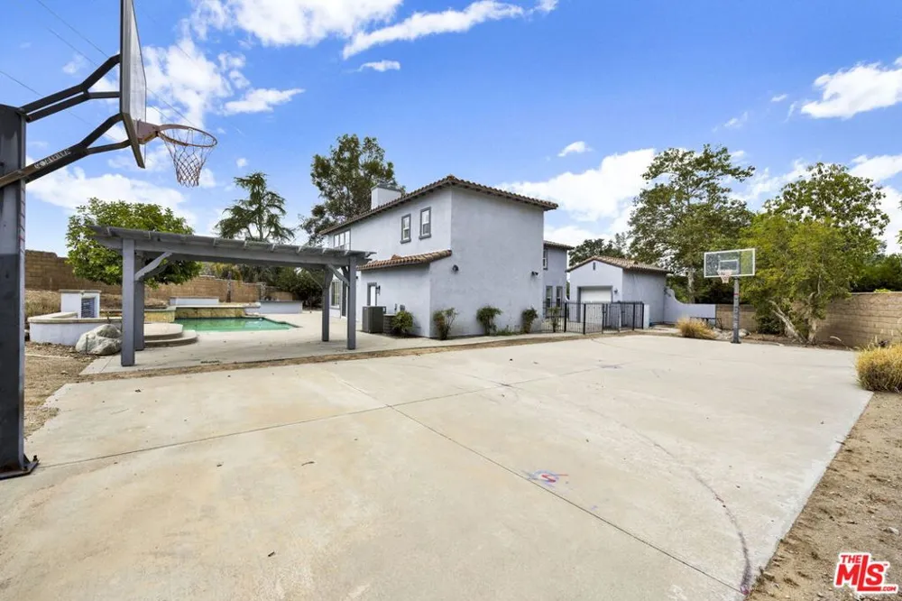 680 Adirondack Lane Claremont, CA 91711