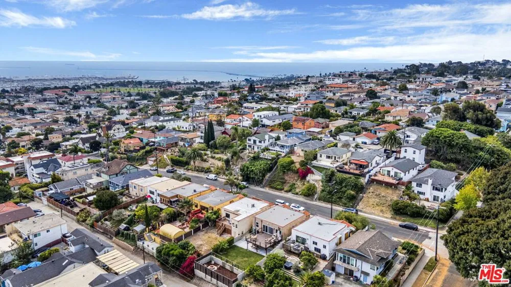 878 W 21st Street San Pedro, CA 90731