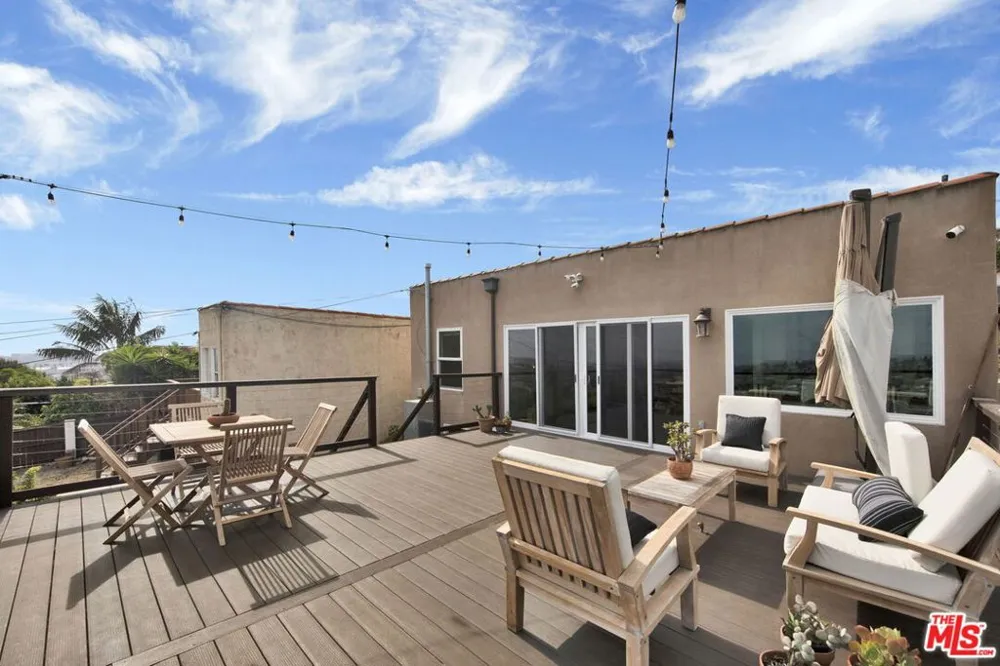 878 W 21st Street San Pedro, CA 90731