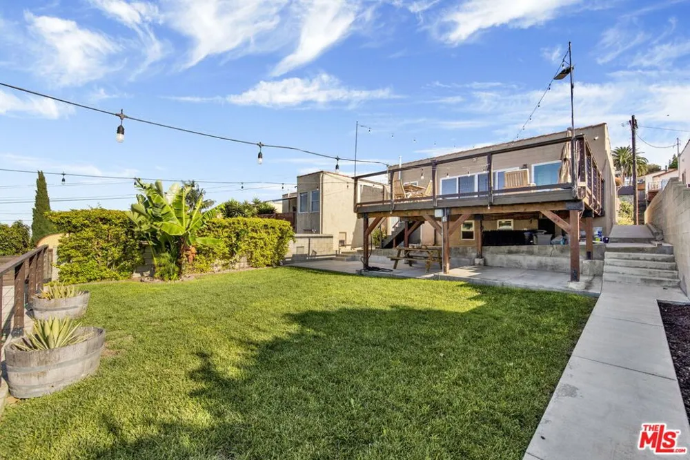 878 W 21st Street San Pedro, CA 90731