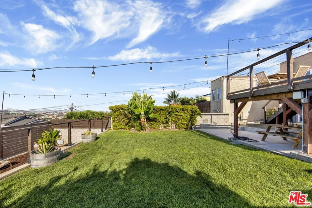 878 W 21st Street San Pedro, CA 90731