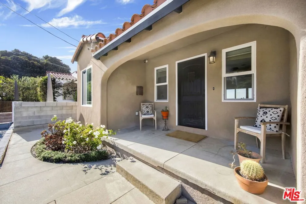 878 W 21st Street San Pedro, CA 90731