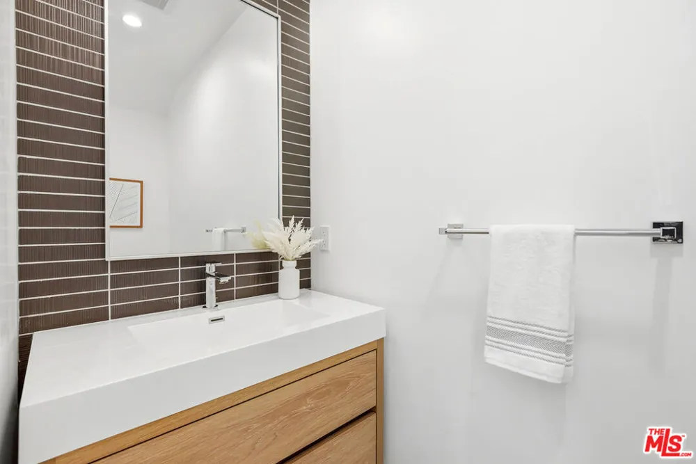 4095 Sawtelle Boulevard #D Culver City, CA 90066