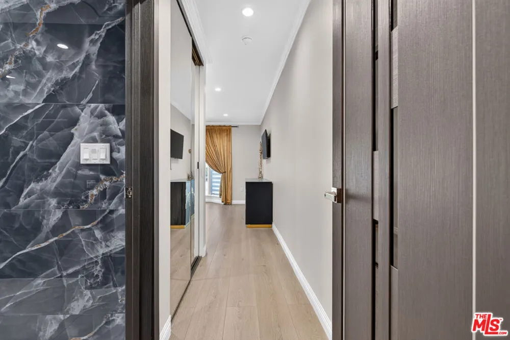 2727 Hollister Terrace Glendale, CA 91206