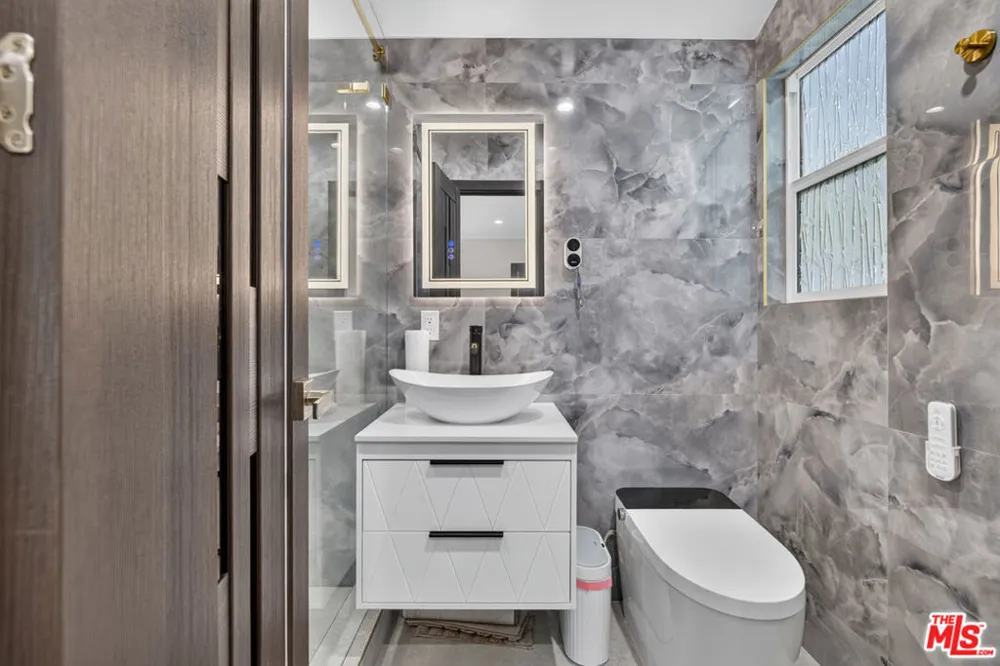 2727 Hollister Terrace Glendale, CA 91206