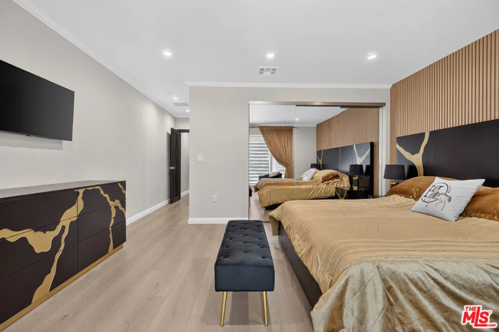2727 Hollister Terrace Glendale, CA 91206