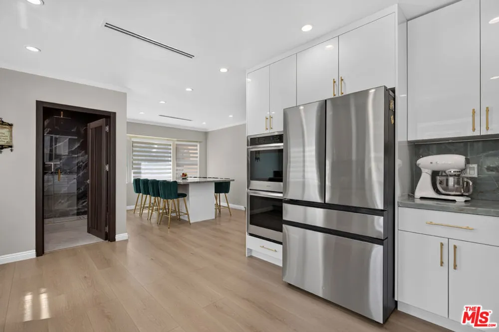 2727 Hollister Terrace Glendale, CA 91206