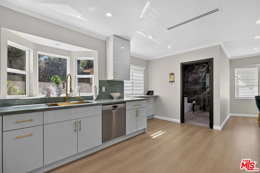 2727 Hollister Terrace Glendale, CA 91206