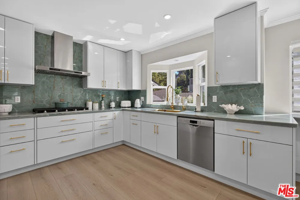2727 Hollister Terrace Glendale, CA 91206