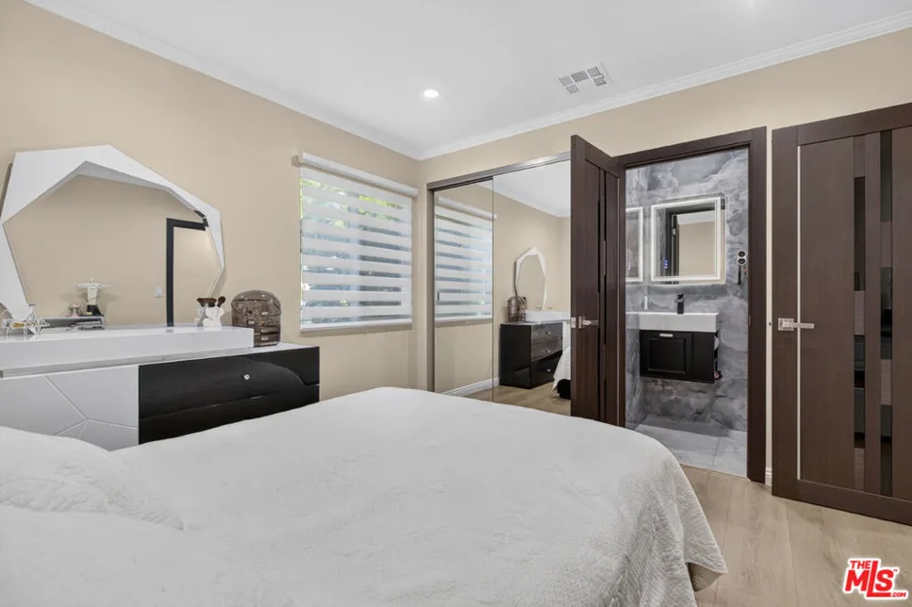 2727 Hollister Terrace Glendale, CA 91206