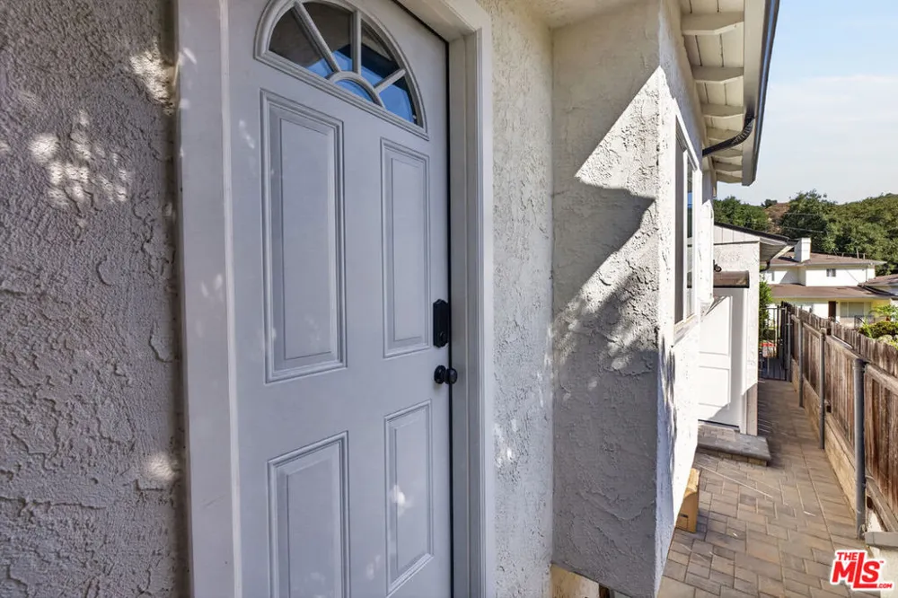 2727 Hollister Terrace Glendale, CA 91206
