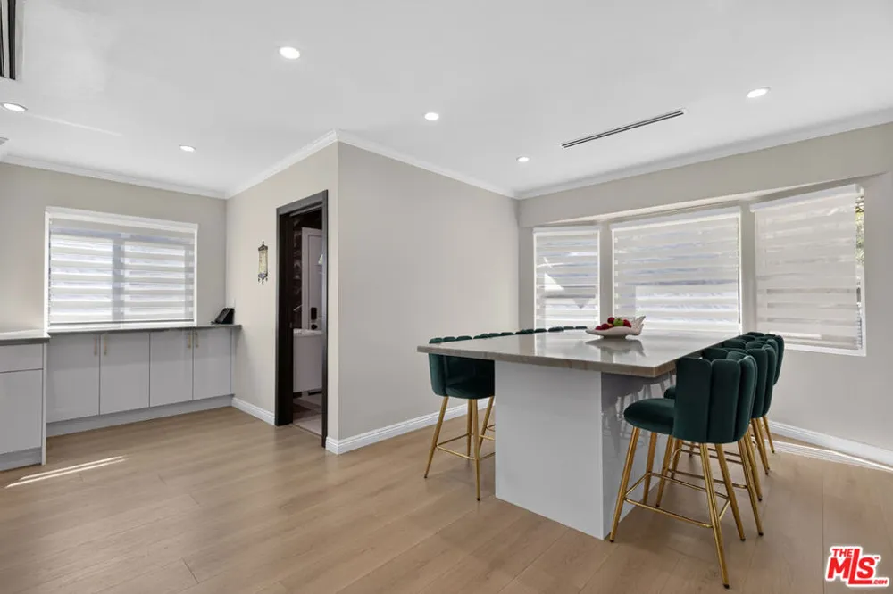 2727 Hollister Terrace Glendale, CA 91206