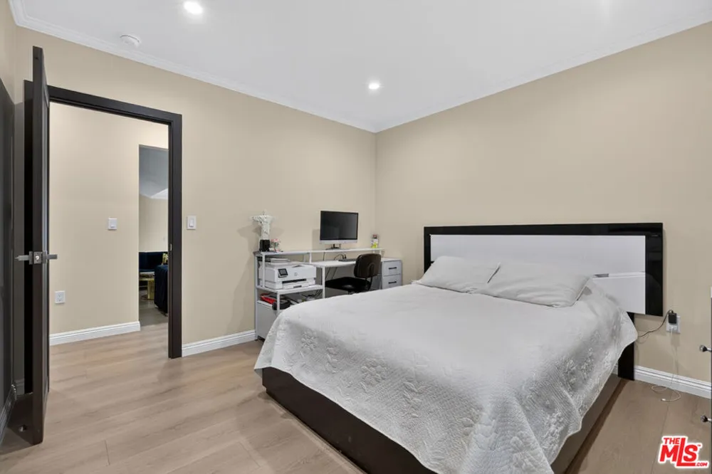 2727 Hollister Terrace Glendale, CA 91206