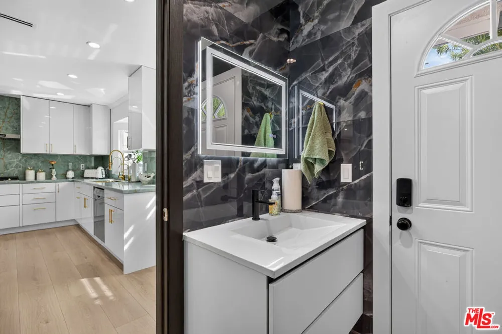 2727 Hollister Terrace Glendale, CA 91206