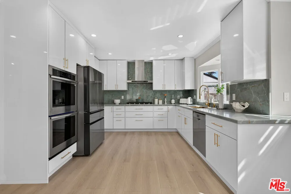 2727 Hollister Terrace Glendale, CA 91206