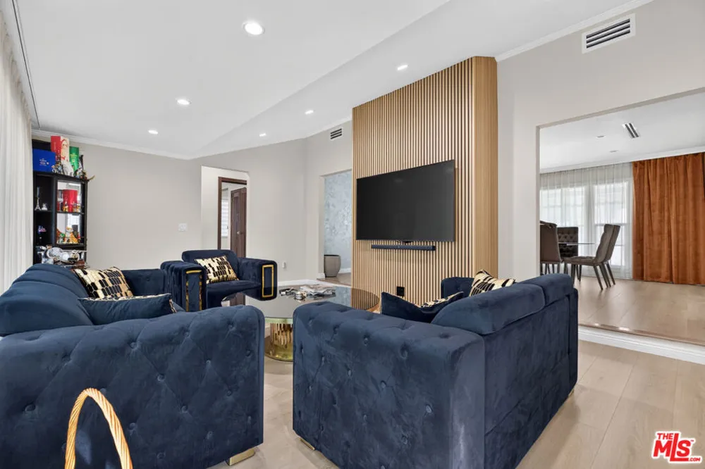 2727 Hollister Terrace Glendale, CA 91206