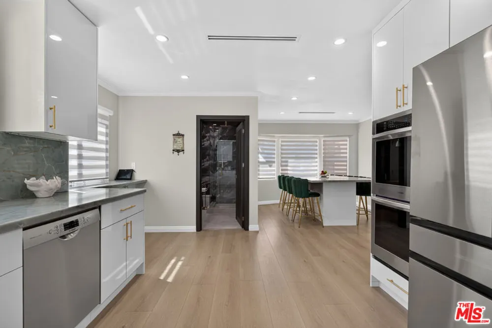 2727 Hollister Terrace Glendale, CA 91206