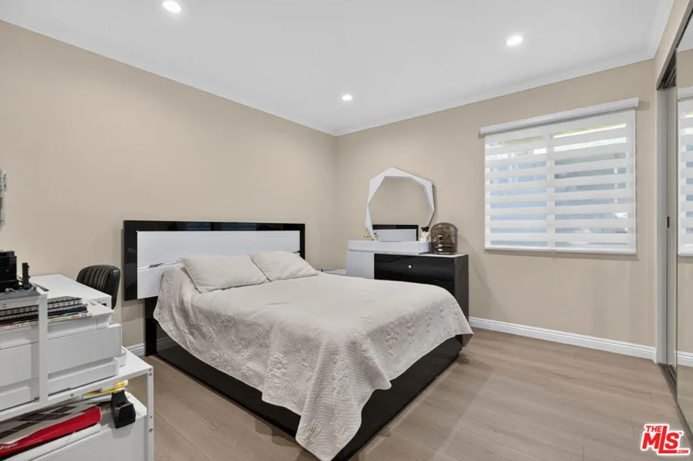 2727 Hollister Terrace Glendale, CA 91206