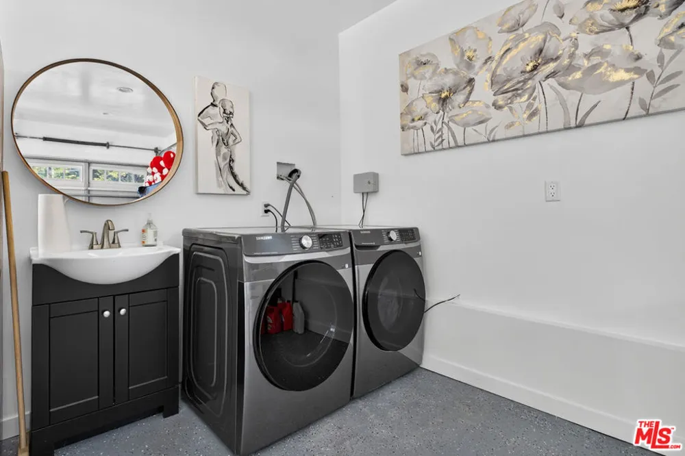2727 Hollister Terrace Glendale, CA 91206