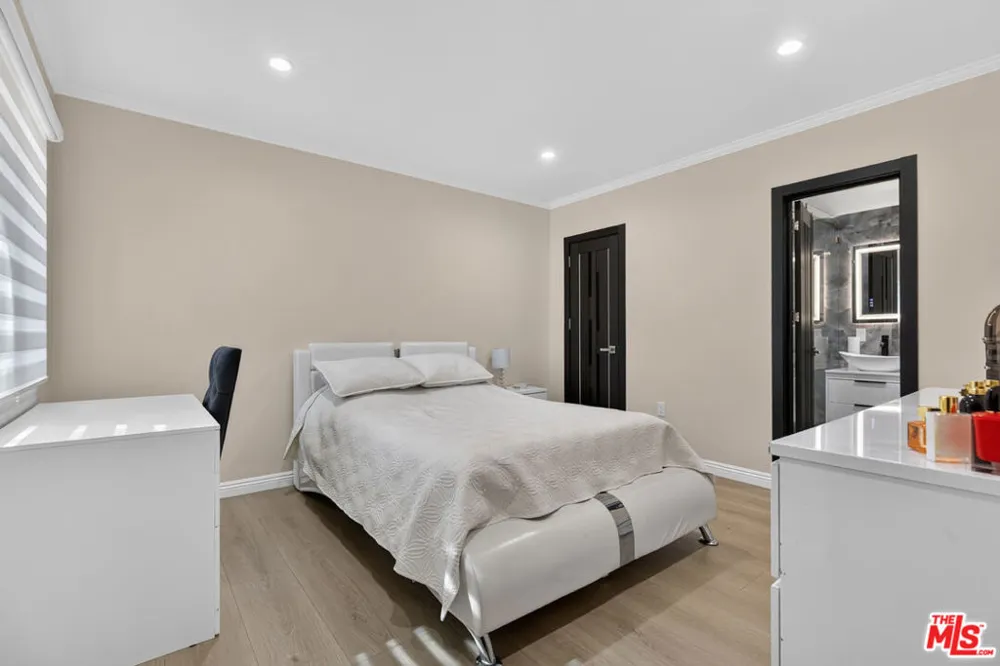 2727 Hollister Terrace Glendale, CA 91206