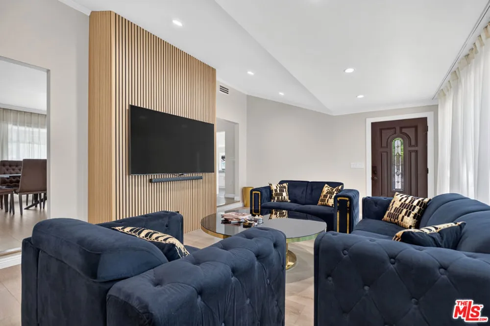 2727 Hollister Terrace Glendale, CA 91206