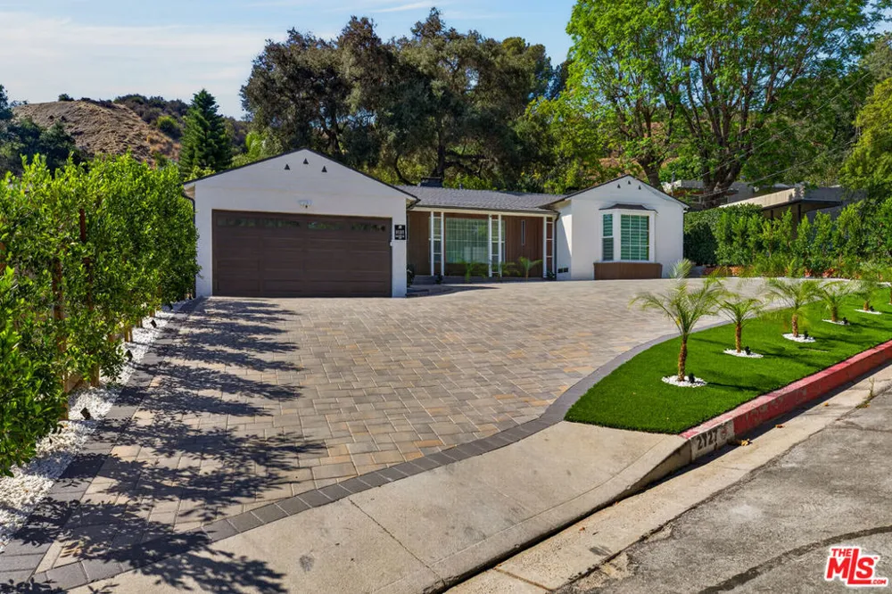 2727 Hollister Terrace Glendale, CA 91206