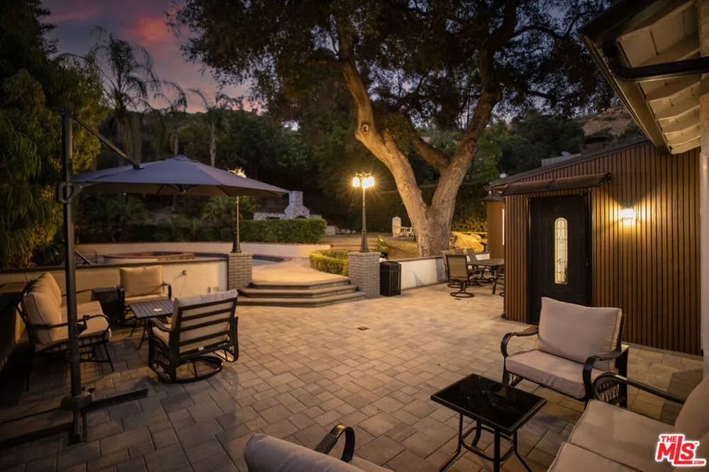 2727 Hollister Terrace Glendale, CA 91206