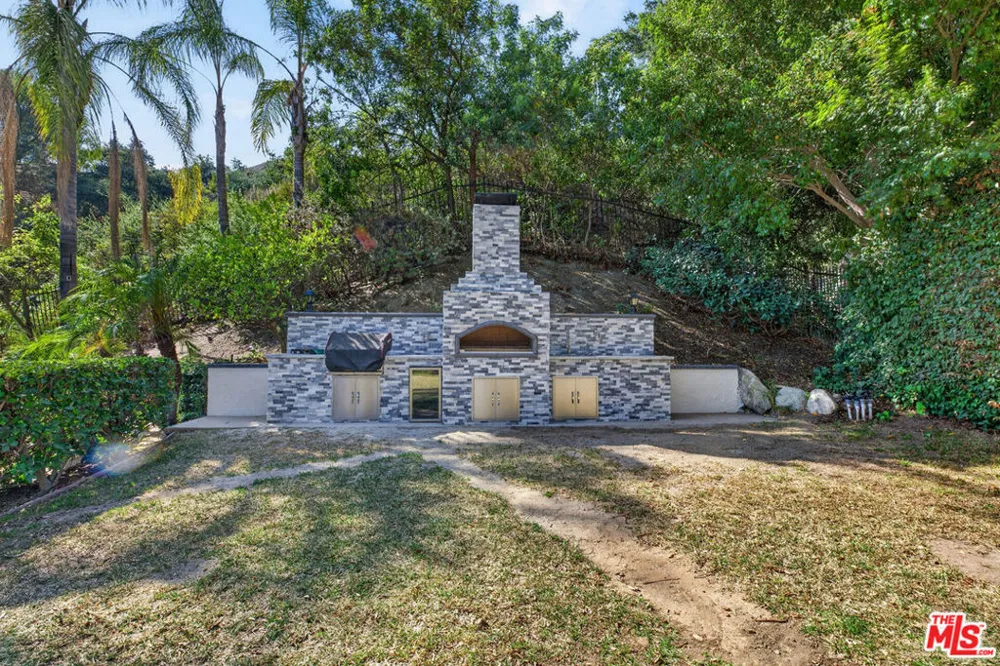 2727 Hollister Terrace Glendale, CA 91206
