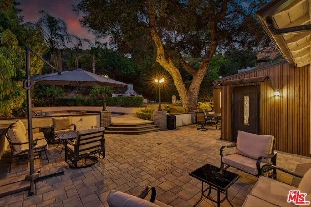 2727 Hollister Terrace Glendale, CA 91206