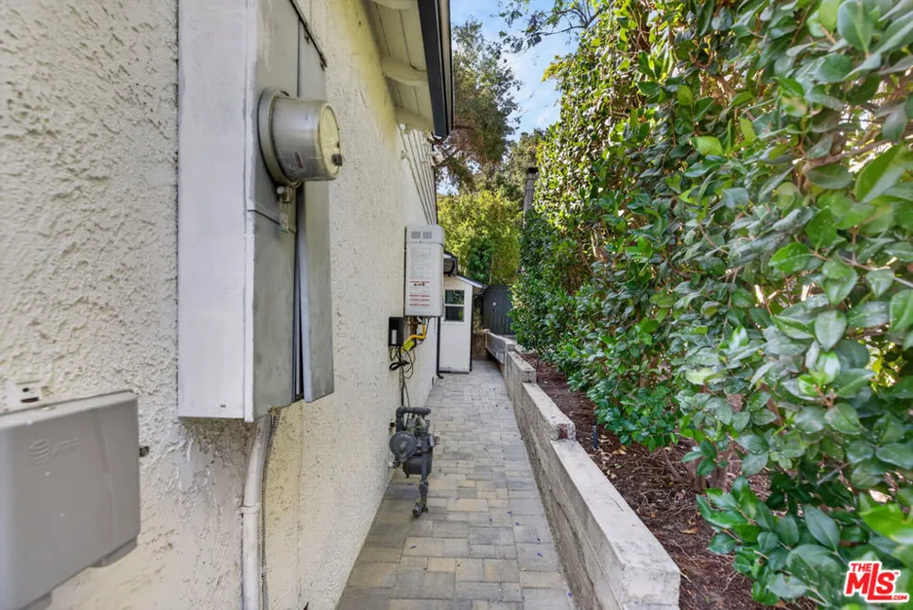 2727 Hollister Terrace Glendale, CA 91206
