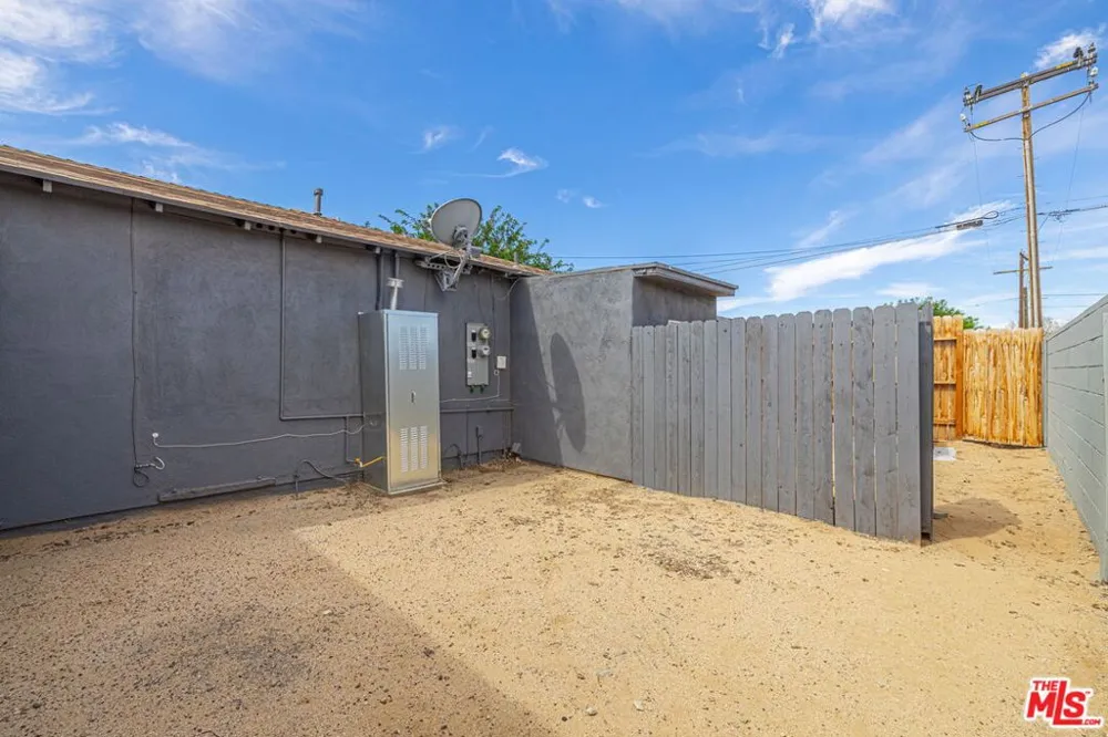 43033 39th Street Lancaster, CA 93536