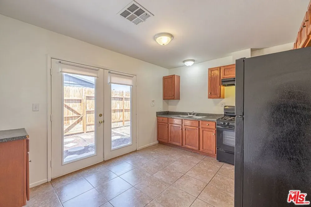 43033 39th Street Lancaster, CA 93536