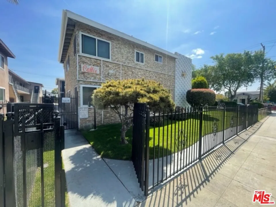 628 S Osage Avenue #7 Inglewood, CA 90301
