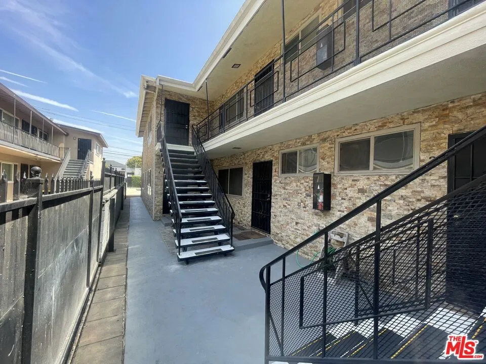 628 S Osage Avenue #7 Inglewood, CA 90301