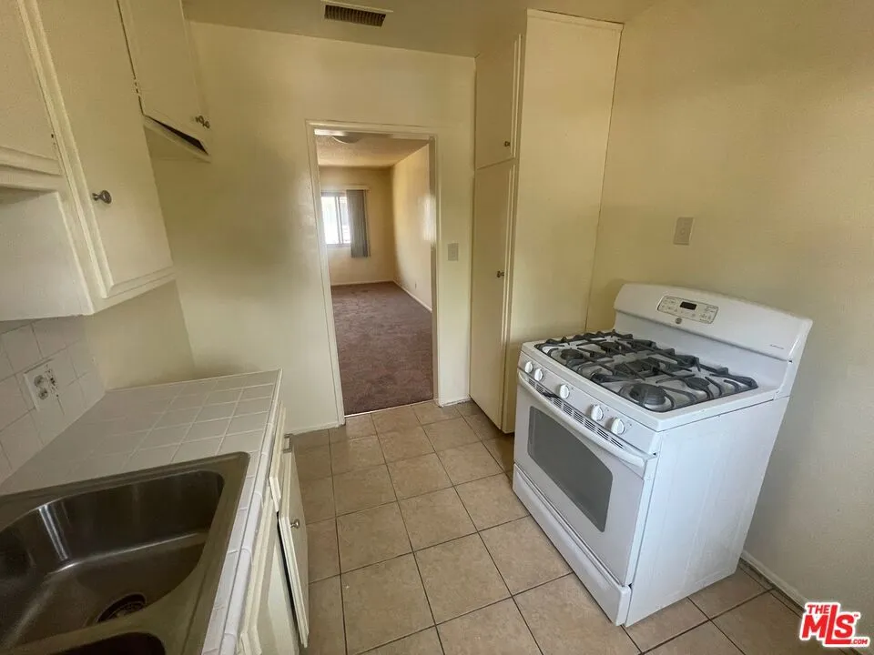 628 S Osage Avenue #7 Inglewood, CA 90301
