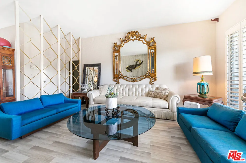 6704 Bedford Avenue Los Angeles, CA 90056