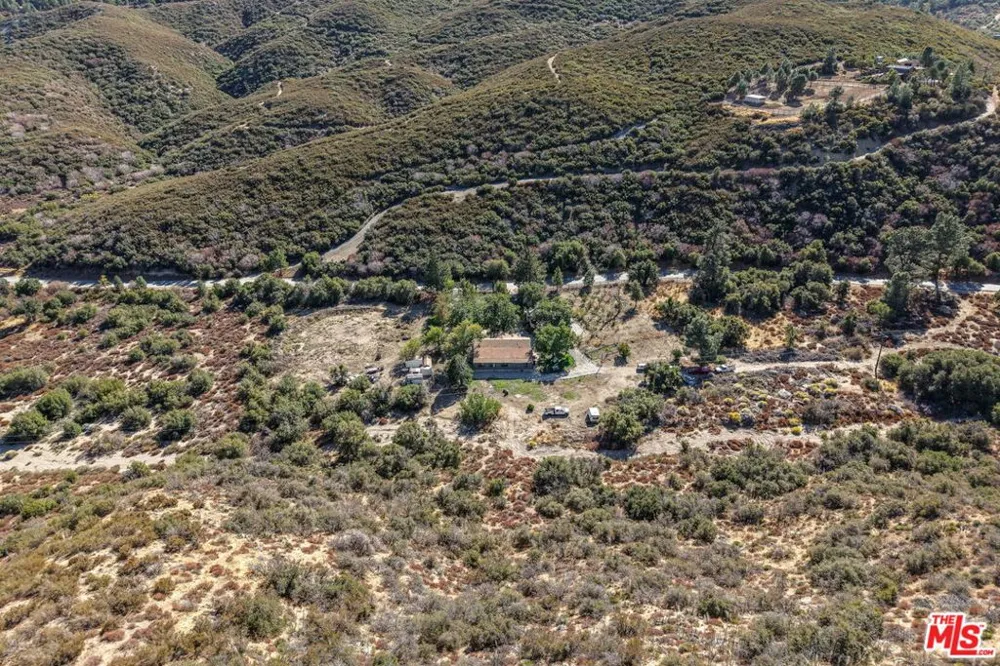 27235 Pine Canyon Road Lake Hughes, CA 93532