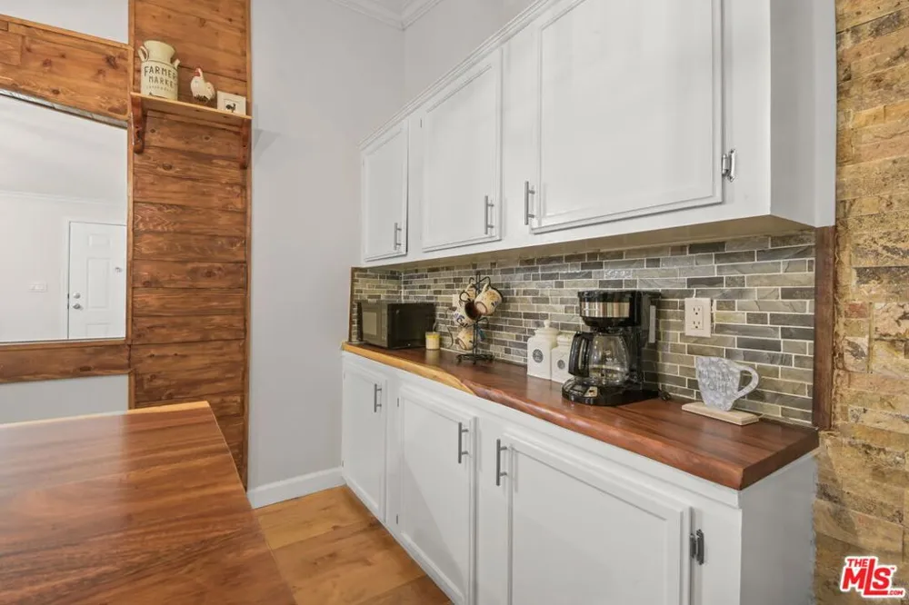 27235 Pine Canyon Road Lake Hughes, CA 93532