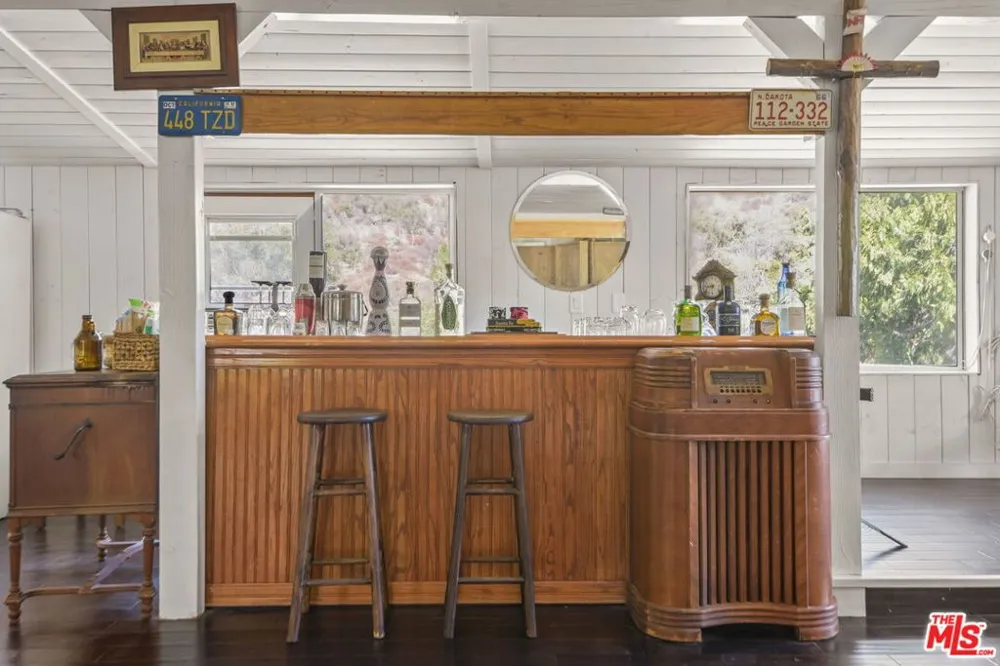 27235 Pine Canyon Road Lake Hughes, CA 93532
