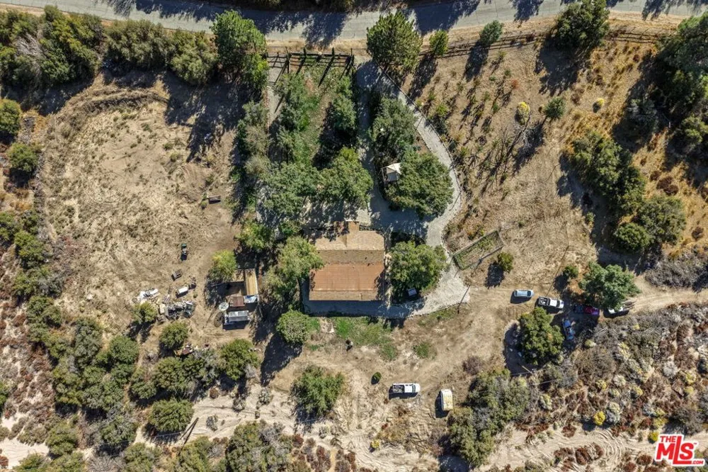 27235 Pine Canyon Road Lake Hughes, CA 93532
