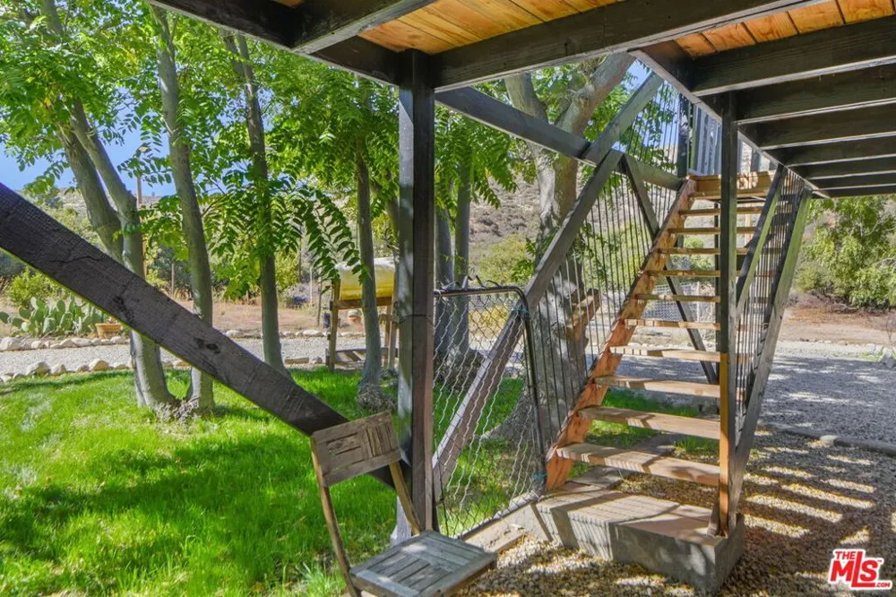 27235 Pine Canyon Road Lake Hughes, CA 93532