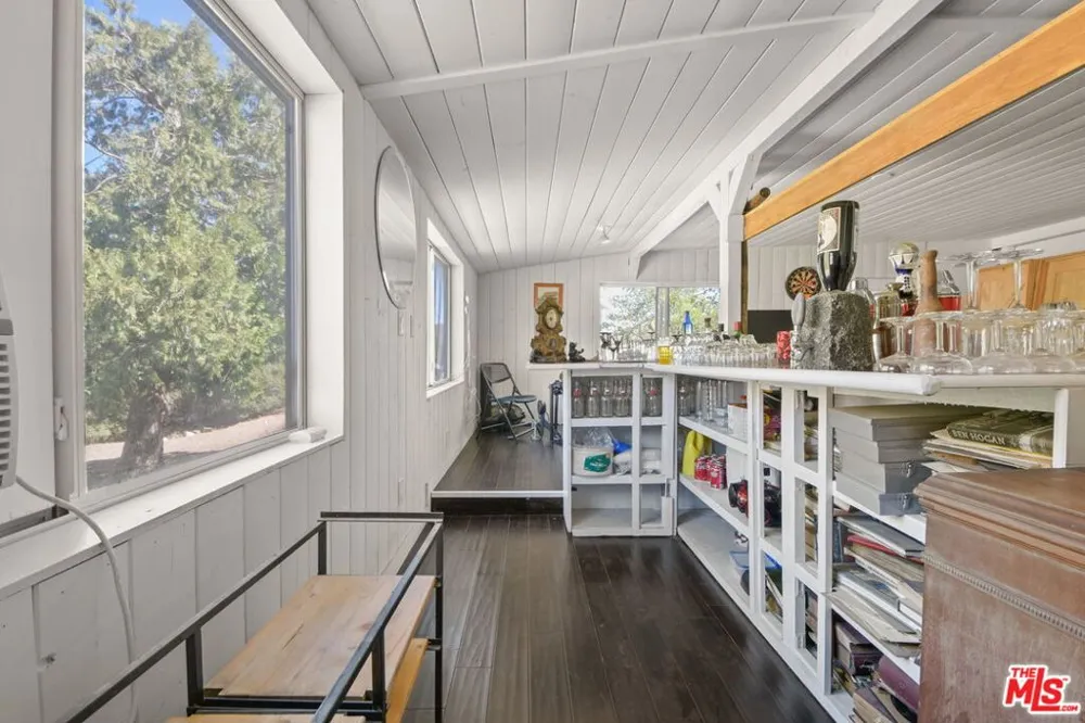 27235 Pine Canyon Road Lake Hughes, CA 93532