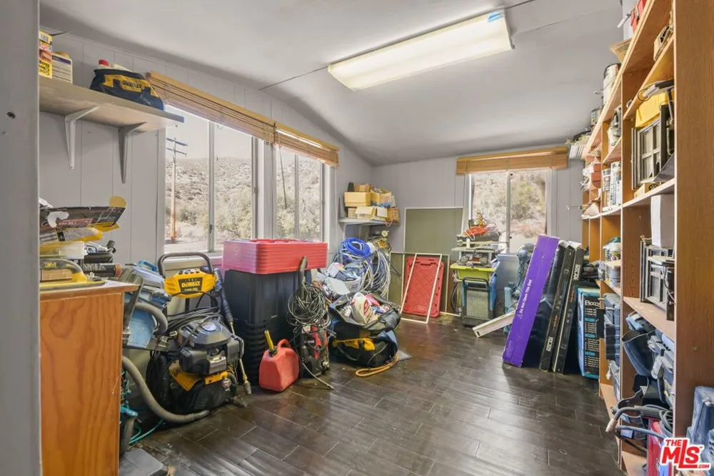 27235 Pine Canyon Road Lake Hughes, CA 93532