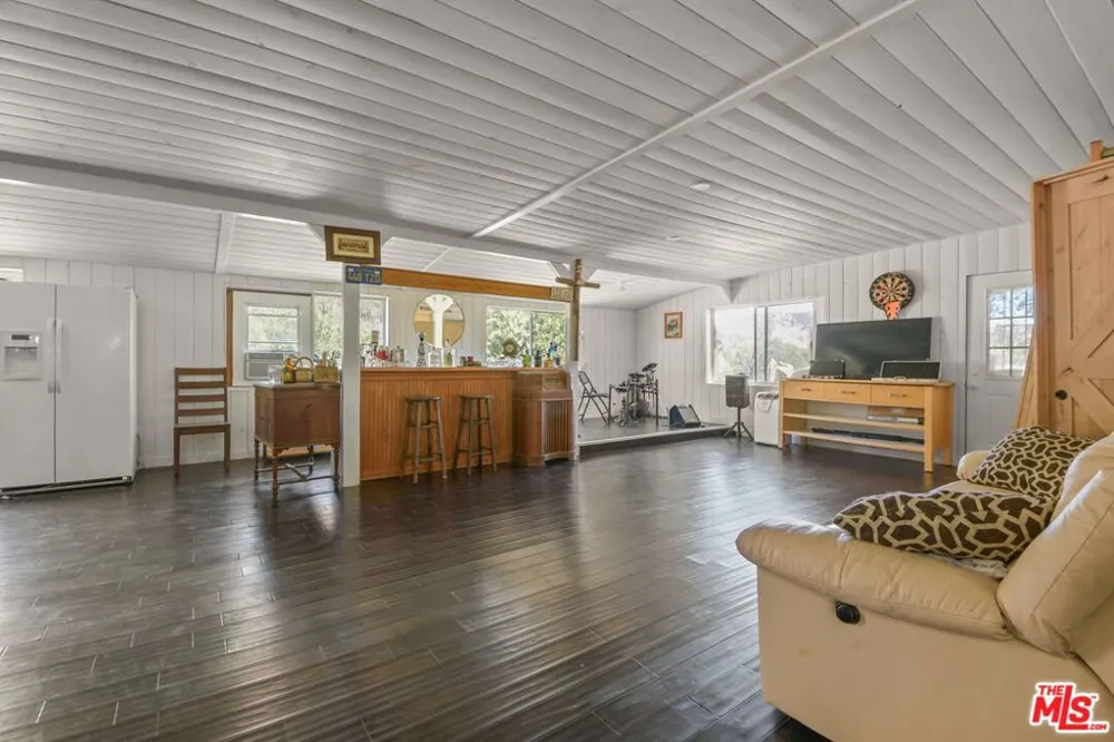 27235 Pine Canyon Road Lake Hughes, CA 93532