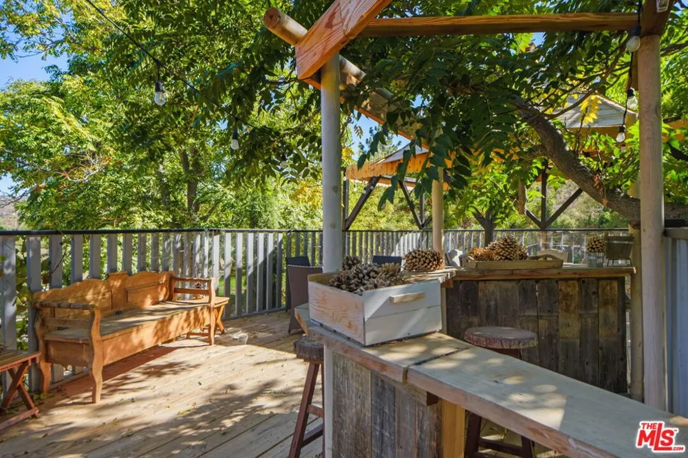 27235 Pine Canyon Road Lake Hughes, CA 93532