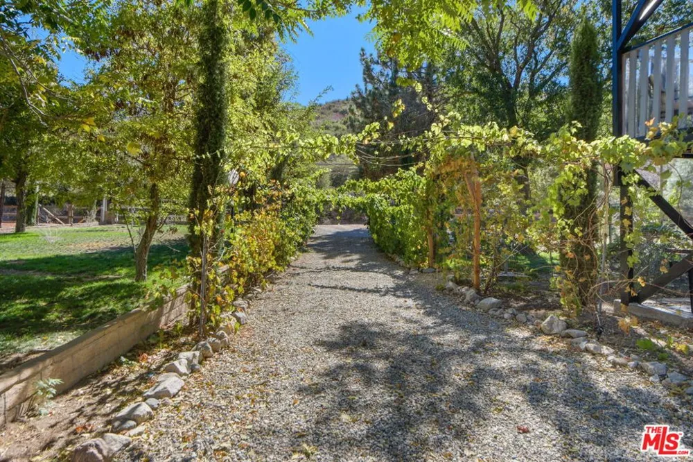 27235 Pine Canyon Road Lake Hughes, CA 93532
